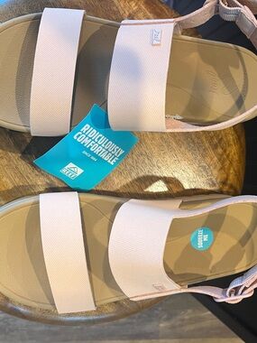 Reef Pale Pink Dual-Strap Cushioned Sandals